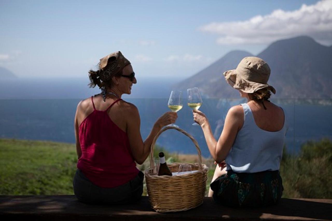 Tenuta Di Castellaro Winery & Resort Đảo Lipari Ngoại thất bức ảnh